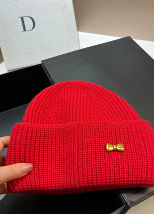 Luxury Brand Metal Logo Winter Women Warm Wool Knitted Hat Thicken Outdoor Sport Skiing Skullies Beanies Caps