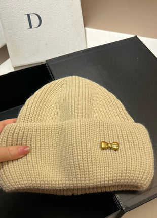 Luxury Brand Metal Logo Winter Women Warm Wool Knitted Hat Thicken Outdoor Sport Skiing Skullies Beanies Caps