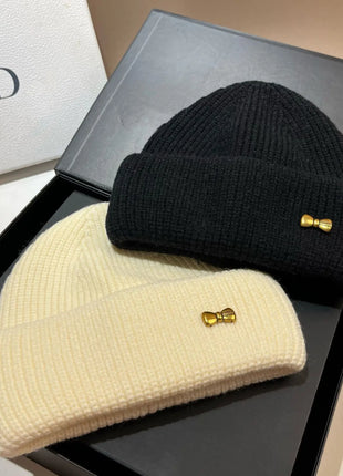 Luxury Brand Metal Logo Winter Women Warm Wool Knitted Hat Thicken Outdoor Sport Skiing Skullies Beanies Caps